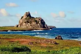 两个奇怪的海滩，一个会变样，一个在炎夏沙子上一点也不烫脚图片