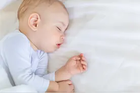你的宝宝睡眠够吗？做好这6点，睡渣宝宝不再夜醒，睡得长睡得香图片