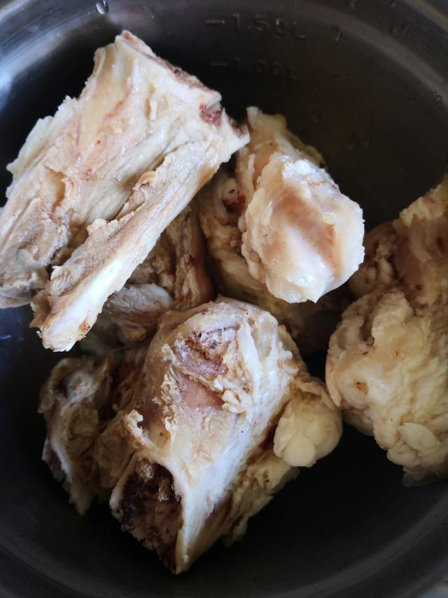 它含8种氨基酸，才15一斤，有条件1周吃两次，不愁孩子长身体