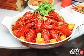 南阳这家烧烤店，实力上演肉欲暴击！真让人受不了图片