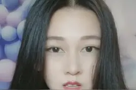 这是45岁的女人？76年女子扎起头发后，像个18岁的少女惊艳网友图片