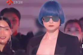 跨年晚会播放量过千万单曲，第一不是肖战，是红了十多年的李宇春图片