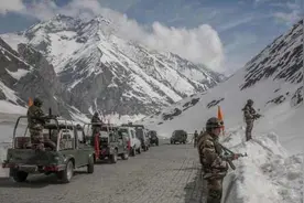 中印边境士兵伙食对比：印军天天吃咖喱，我军的伙食让人流口水图片