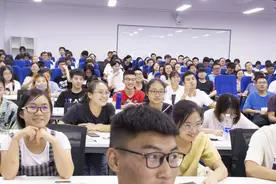 湖北经济学院思政课：“流量课堂”滋味足，“吸粉破圈”有秘诀图片