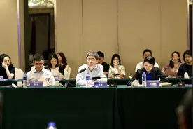 刚刚！锦江区给优质企业赠予了一张“礼遇卡”图片