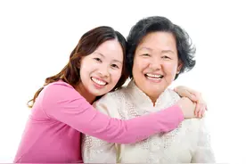 人到晚年，儿媳和女儿哪个更靠得住？68岁老人说出了心里话图片