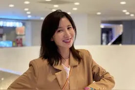 王雨馨自杀风波后晒美照，巧笑嫣然气质佳，已放下前任黄景瑜？图片