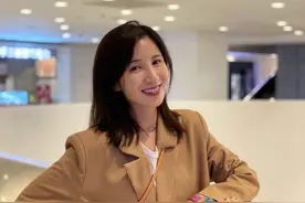 王雨馨自杀风波后晒美照，巧笑嫣然气质佳，已放下前任黄景瑜？图片