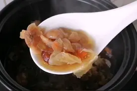 银耳加红枣学会这样吃，皮肤越来越白皙，水润有光泽，面膜也省了图片