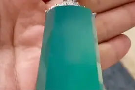 翡翠蓝色主要有几种呢图片