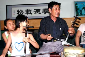 京胡演奏会满眼国粹情——无棣“梨园代有才人出”崔吉儒师生京胡演奏演唱会掠影图片