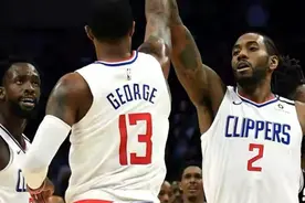 伦纳德的手掌有多巨大？与乔治击掌像大手与小手，奥胖都差点被秒图片