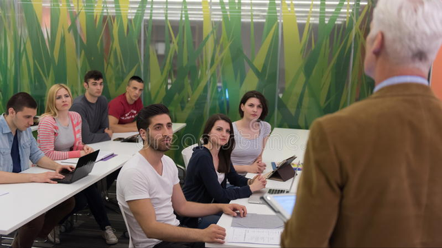 自媒体文案创作必须要确定撰写的文案口吻