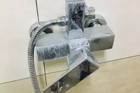 花洒堵了怎样自己解决图片