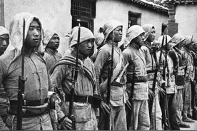 他是鬼子翻译官，冒死传出七个字，却救了我军近29万抗日军人图片