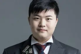 UZI沉迷CSGO开箱，两万绿宝石爪子刀说出就出？开箱这么赚图片