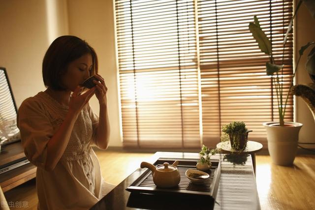 说茶的句子（用一句话来形容茶叶好喝）