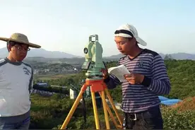 工地上有这样奇怪的人吗？图片