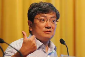 开着9万块的国产车，啥话都敢说，郑强教授是爱表演还是真性情？图片