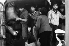 老照片，1989年的海南街景，在酒店租间房就可以做老板图片