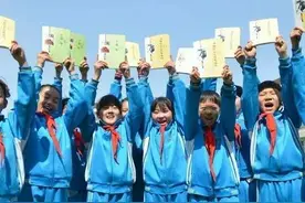 名著导读《钢铁是怎样炼成的》图片