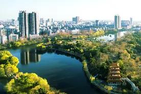 荆州市人口分布图：洪湖市69.82万，荆州区56.34万图片
