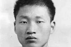 半生坎坷的毛岸青，一表人才却不会恋爱，37岁时娶了嫂子的妹妹图片