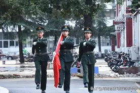 继往开来，磨砺以须丨驻马店育英中学举行秋季开学典礼暨揭牌仪式图片