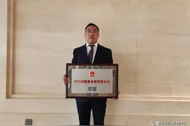 黄许镇：打赢一场充满必胜信念的脱贫攻坚战！图片