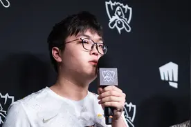 SN上单封神把S10打成水友赛，屠版论坛！LOL群星发文赞叹图片