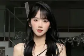 井川里予在路人原相机频繁露面，颜值依然耐打，成人气天花板图片