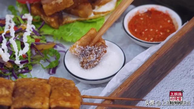 外面卖38元一斤的脆皮烤肉,教你自己在家做,学会都能开店了