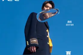 鹿晗穿GUCCI服饰文艺复古，在初夏湖畔，宛若初见温柔少年模样图片