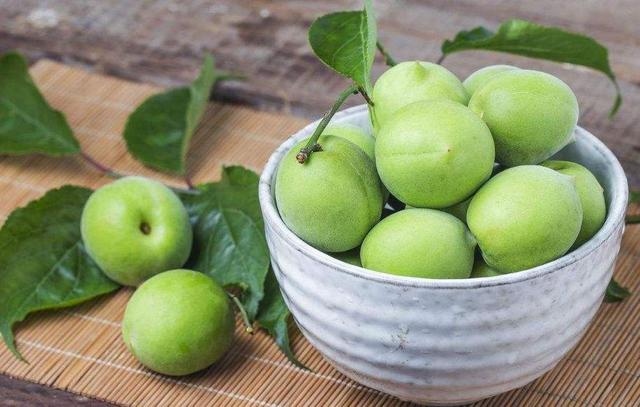 日本流行的梅酒，其实是从中国传入，连原料的中日发音都几乎一样