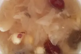 夏天最喜欢喝的糖水，红枣银耳莲子羹，都有哪几样食材图片