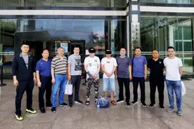 你的华子、雪茄、楼子可能是假的！兰州警方破获特大销售伪劣香烟案，涉案金额5400余万元图片