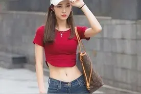 小说：女朋友不敢去卫生间怕黑，我在门口等她，不料却发现她秘密图片