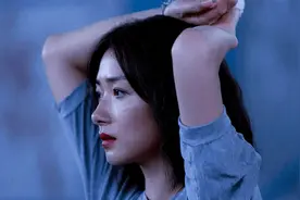 《兔子暴力》票房扑街，口碑两极分化，连风情万种​的万茜都没救图片