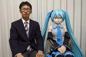 “停止服务”的初音未来，在过去2年，拯救了这位日本宅男的人生图片