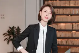 2020春女职业装小西服套裤工装西装外套加裙子套装图片