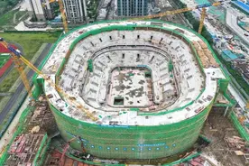 演绎“鲸”涛骇浪，中建八局为四川男篮建主场！图片