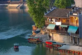 《边城》：两个人能不能走到最后，其实早已注定图片