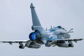 南部战区空军常态化实弹打靶，大量歼-10C高清美照曝光图片