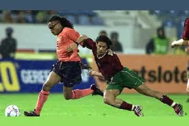 2001年，荷兰足球黄金一代的重挫图片