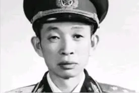1984年粟裕病逝，王必成为何勃然大怒，对张碧文骂道：你敢不去？图片