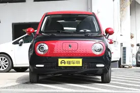 欧拉黑猫，单电机驱动，时速也可达102km/h图片