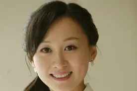 练束梅的美图图片