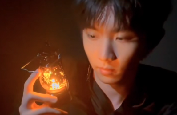 主角化装成鬼国外电影