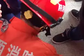 江西法警给重刑犯解开脚镣，告诫不要违法犯罪：脚镣一解就是永别图片