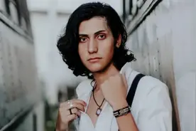 21岁远房表弟突然提出，叫我每月给他2500元，让他准备高考图片